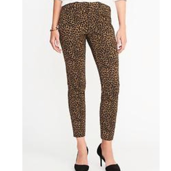 Old Navy Pants - Old Navy Leopard Pixie Pants NWT Size 12